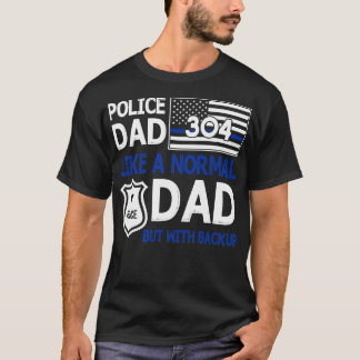 Politie vader als een normale vader, maar met back t-shirt