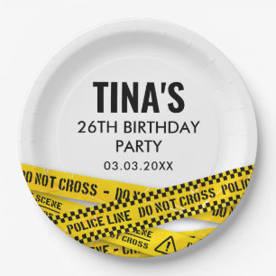 Politiepartij met gele misdaadscène banden papieren bordje