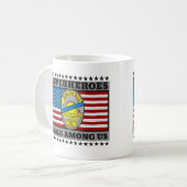 Politiesuperhelden lopen tussen ons koffiemok (Voorkant links)