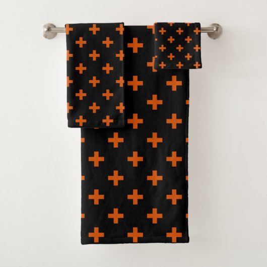 Polka orange croise sur noir (En situation)