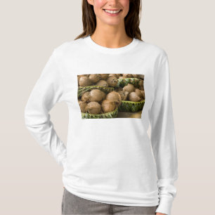 Polynesië, Koninkrijk Tonga. Tentoonstelling van k T-shirt