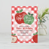 Pomme de notre OEil 1er anniversaire Invitation (Debout devant)