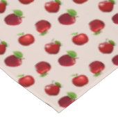 Pommes rouges sur nappe beige clair (Angle)