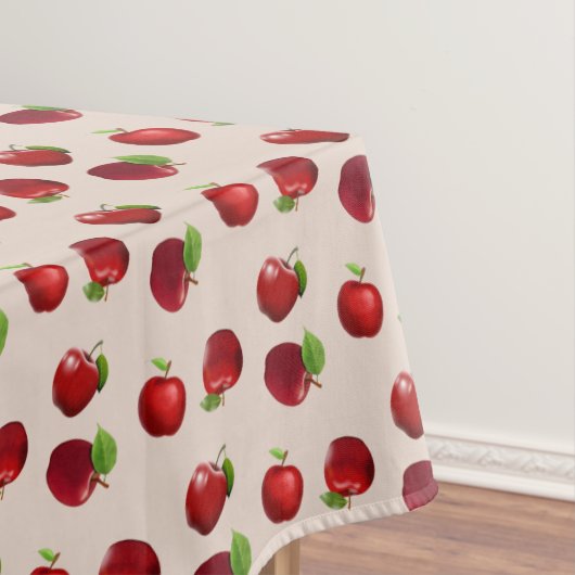 Pommes rouges sur nappe beige clair (In Situ)