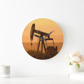 Pomp Jack Pumping Oil in West Texas, VS Grote Klok (Huis)