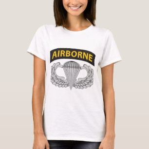Pompbewegingen aan boord van vliegtuigen met lucht t-shirt