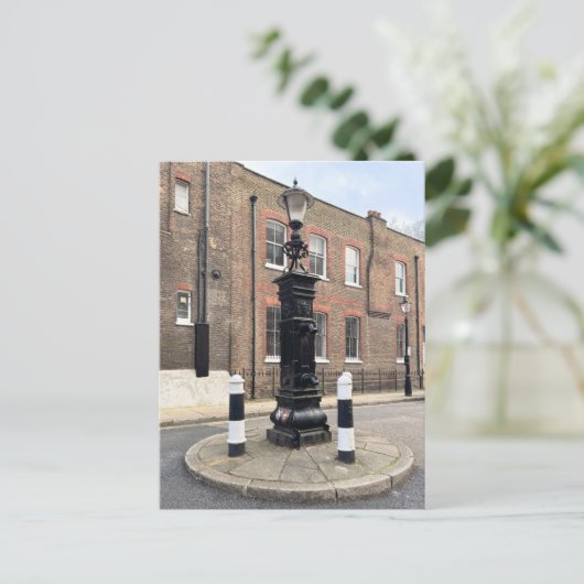 Pompe à eau, Holborn, Londres Carte postale britan (Debout devant)