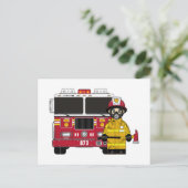 Pompier avec carte postale Moteur de feu (Debout devant)