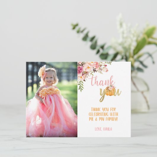 Pompoen Bedankt Foto Kaart - Bloem Meisje (St) (Staand voorkant)