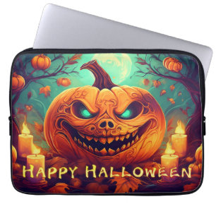 Pompoen met eng gezicht tussen kaarsen, Halloween Laptop Sleeve