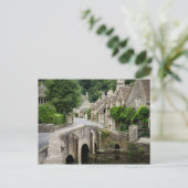 Pont à Castle Combe, carte postale britannique (Debout devant)