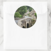 Pont à Castle Combe, UK autocollant rond (Sac)