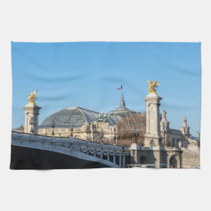 Pont Alexandre III en Grand Palais op een zonnige Theedoek