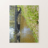 Pont créatif de rivière vert photo puzzle (Vertical)