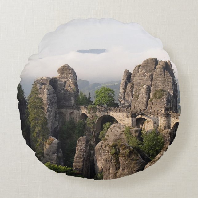 Pont de Bastei dans le coussin rond de l'Allemagne (Devant)