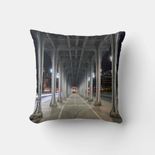 Pont de Bir-Hakeim ’s nachts - Parijs, Frankrijk Kussen