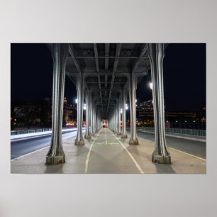 Pont de Bir-Hakeim 's nachts - Parijs, Frankrijk Poster