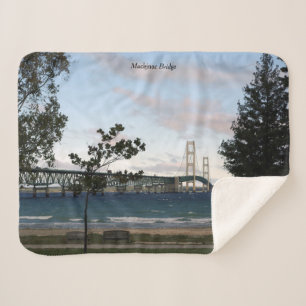 Pont de Mackinac avec la couverture de sherpa