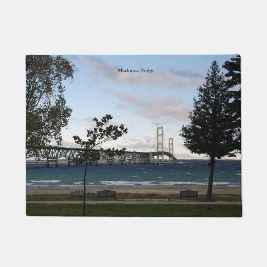 Pont Mackinac avec tapis porte arbres (Devant)