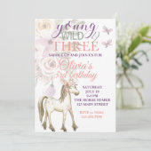 Pony verjaardagsuitnodiging Young Wild en drie Kaart (Staand voorkant)