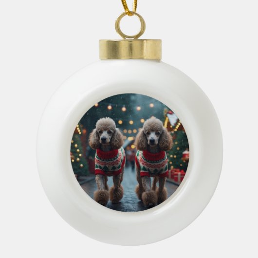 Poodle Dogs Christmas Snow Holiday  Keramische Bal Ornament (Voorkant)