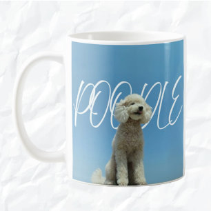 Poodle Paisible Tasse Regard sur le Ciel Bleu