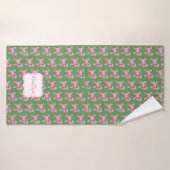 Poodle rose customisé sur vert (Serviette de bain)
