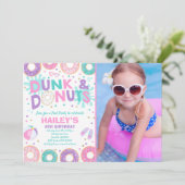 Pool Party Invitation Dunk Et Donuts Pool Party (Debout devant)