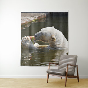 Poolbeer die fruit eet landschap wandkleed