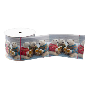 Poolbeerberen die lelijke kersttrui's dragen grosgrain lint