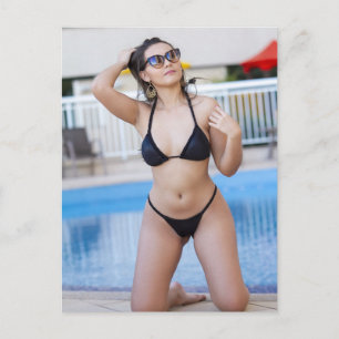Poolside Bikini Babe Summer Briefkaart