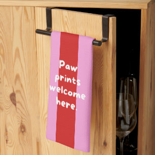 'Pootafdrukken welkom hier.' Rood en roze gestreep Theedoek