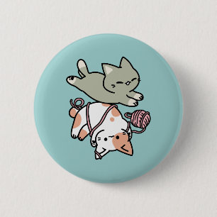 Pooten en Spelen – Schattige Kat Illustratie Ronde Button 5,7 Cm