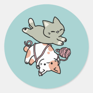 Pooten en Spelen – Schattige Kat Illustratie Ronde Sticker