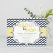 Pop Chic Chevron Invitation Baby shower (Debout devant)