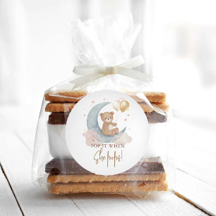 Pop het als ze Pop op Teddy Bear Baby shower Ronde Sticker