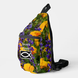Poppies en Lupine hemel gebonden Sling Bag