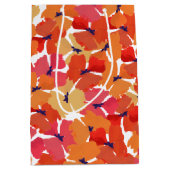 Poppies Patroon in Roze Sinaasappel en Geel op Wit Medium Cadeauzakje (Voorkant)