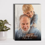 Poppop & Me | Créé 20XX | Photo<br><div class="desc">Ce élégant panneau de boîte en bois customisé Poppop & me, est le cadeau idéal pour la fête des pères, l'anniversaire, noël et toute autre occasion! Le keepsar présente un design simpliste avec votre photo préférée, texte de script 'POPPOP AND ME'. Tous les styles de police, taille et couleur de...</div>