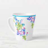 Porcelain Berries on a Small Latte Mug (Angle gauche)
