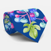 Porseleinen bessen op een Stropdas (Opgerold)