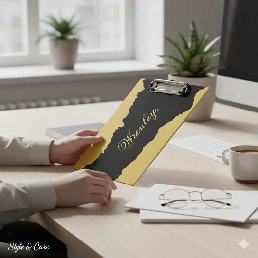 Porte-bloc M Gold and Black Clipboard with Displayed Name