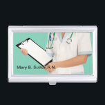 Porte-cartes De Visite Dossier de carte de visite Médicale<br><div class="desc">coques cartes de visite à thème Médicale,  y compris l'image graphique d'une infirmière autorisée tenant un porte - bloc. Conçu pour tenir vos cartes de visite et les protéger avec style pour un médecin,  une infirmière ou un professionnel de la santé.</div>