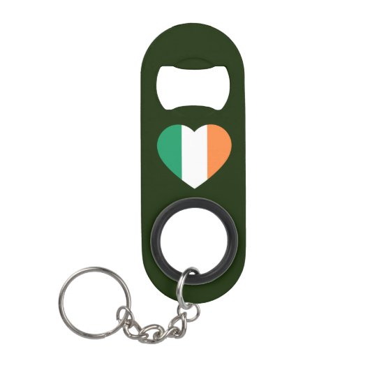 Porte-clé Décapsuleur Irlande Heartflag sur fond vert foncé (Devant)