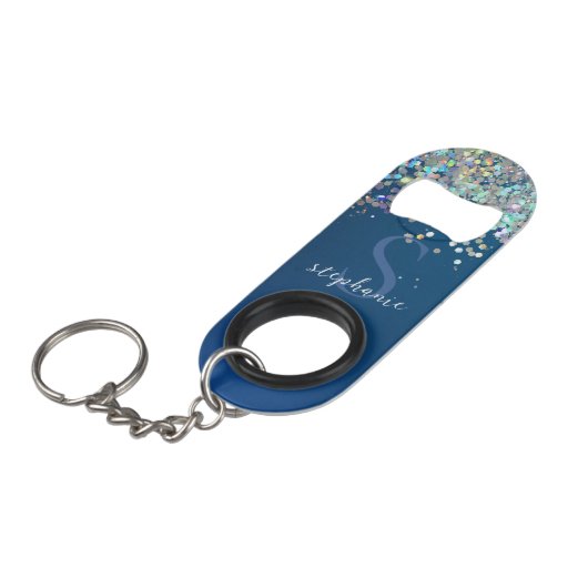 Porte-clé Décapsuleur Parties scintillant Bleue Monogramme Holographique (Devant Angle)