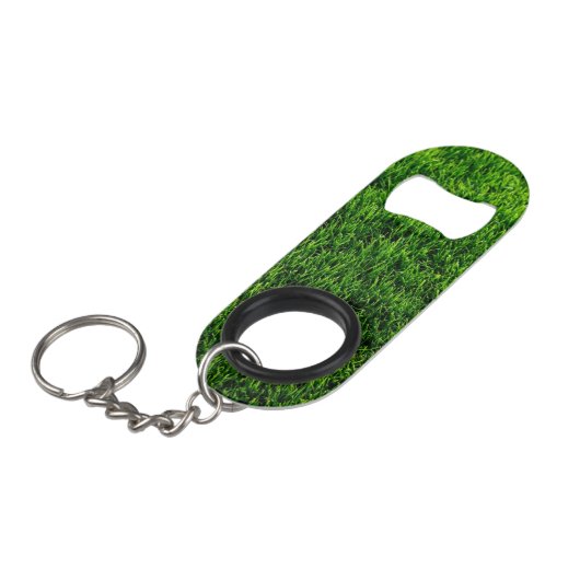 Porte-clé Décapsuleur Texture d'herbe verte d'un terrain de football (Devant Angle)