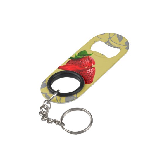 Porte-clé Décapsuleur Unique ouvre-bière design fraise fruit rouge (angle arrière)