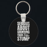 Porte-clés 28.Arboriste pour un coupe-arbre<br><div class="desc">Arboriste avec sérieux sur le broyage de votre moignon dessus, parfait pour n'importe quel coupe-arbre qui aime faire l'escalade de l'arbre et de faire le découpage de l'arbre et de travailler comme arboriste. Parfait pour tout grimpeur d'arbre. Amusant Motif Arboriste</div>