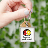 Porte-clés 30 Semblables T-shirts et cadeaux sur moi (main)