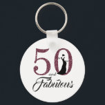 Porte-clés 50 et Fabuleux fête d'anniversaire<br><div class="desc">Célébrez 50 ans de style avec cet élégant design de 50 ans. 50 et fabuleux en parties scintillant rouge bordeaux et noir et blanc avec silhouette dansante. Des produits correspondants et d'autres couleurs sont disponibles dans notre boutique. La salle de bains privée offre un ensemble douche/baignoire, des articles de toilette...</div>